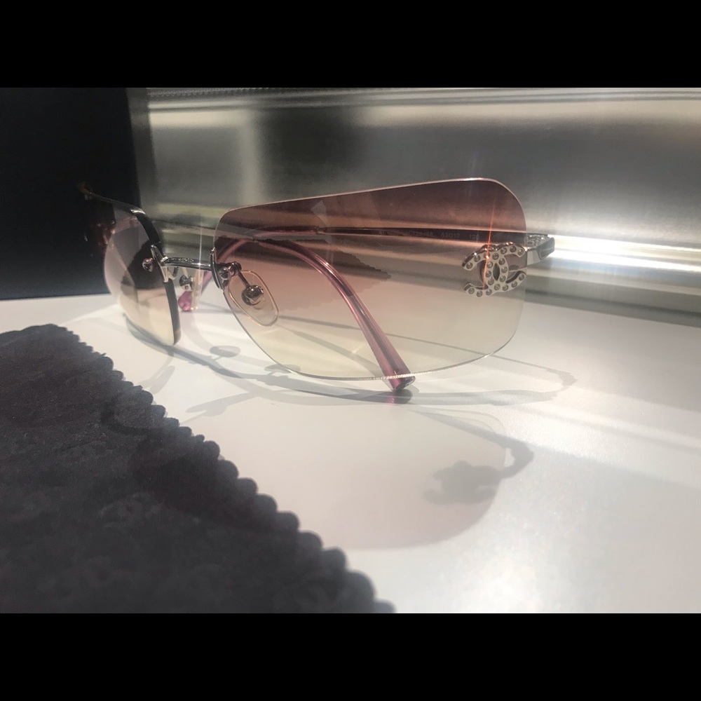 Like New💓 Chanel Sunglasses! Authentic ! - Picture 7 of 14
